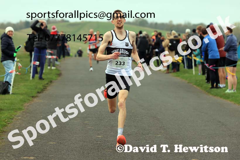 Senior Mens and Womens 2024 Heaton Memorial 10k Road Race, Newcastle Town Moor, Newcastle.   Photo: David T. Hewitson/Sports for All Pics